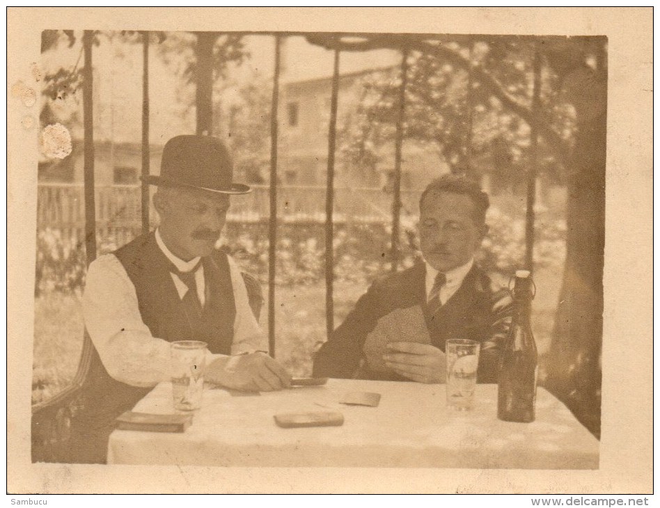 Altes Foto - 2 Männer Beim Karten Spielen Ca Um 1930 - Anonyme Personen