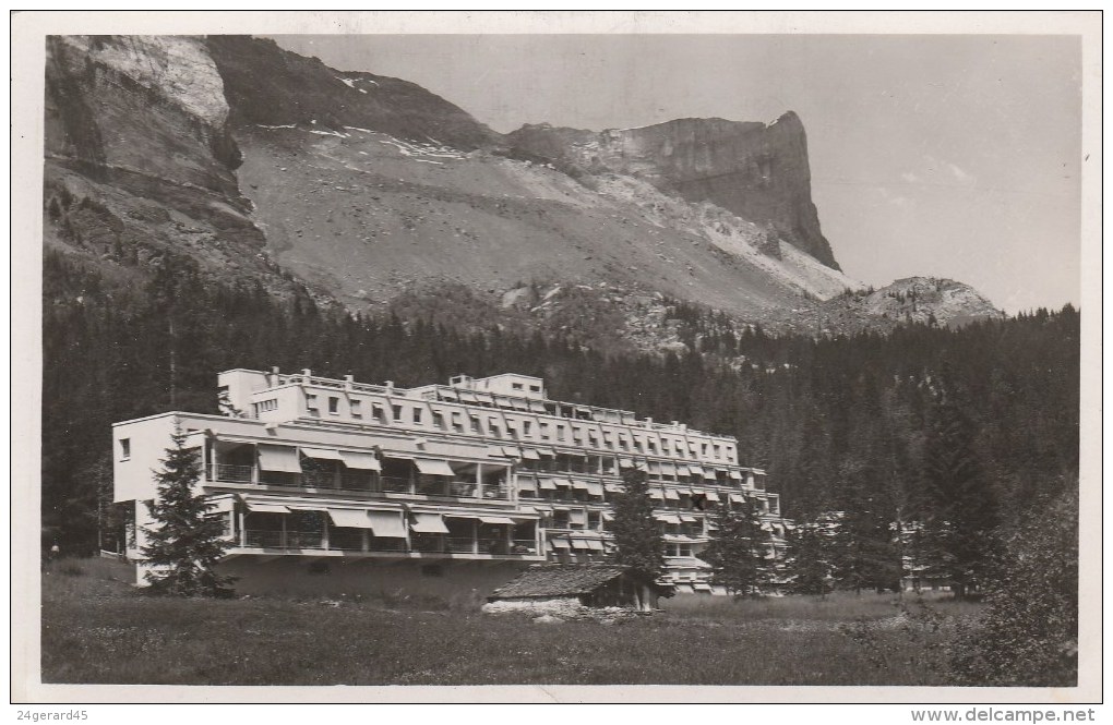 CPSM PASSY (Haute Savoie) - GUEBRIANT : Vue D'ensemble Et L'Aiguille D'Ayère - Passy