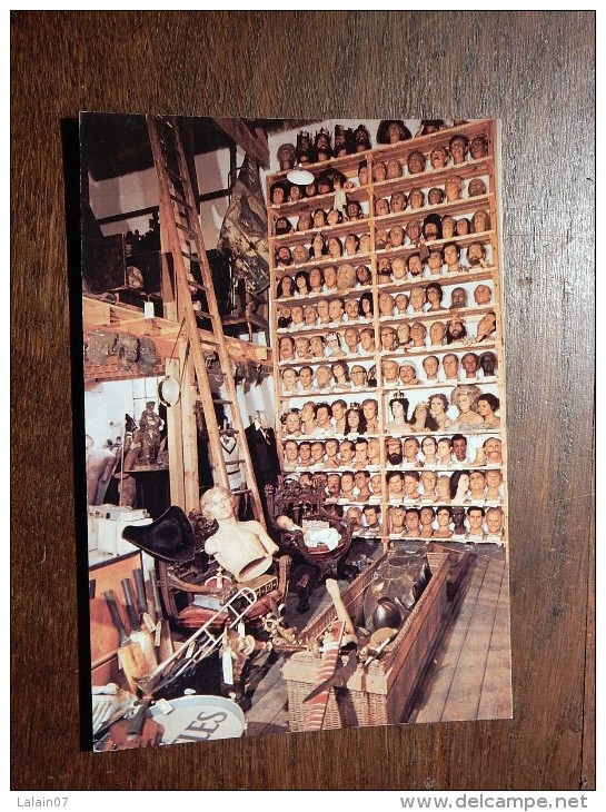 Carte Postale Ancienne : Wookey Hole Wells Somerset : Madame Tussaud's Store Room - Wells
