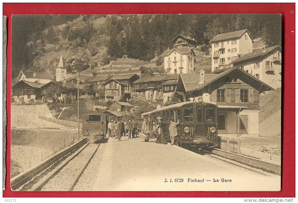 HAL-10   La Gare De Finhaut Avec Croisement De Train Et Voyageurs. ANIME. Non Circulé - Finhaut