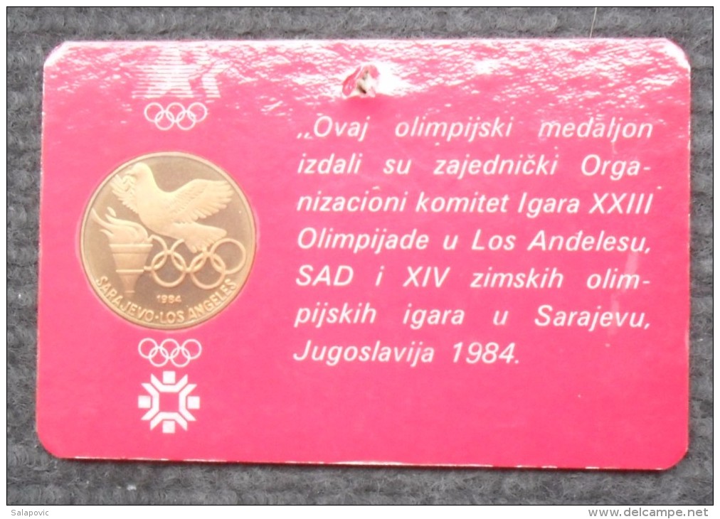 OLYMPIC MEDALION " SARAJEVO - LOS ANGELES " 1984 - Habillement, Souvenirs & Autres