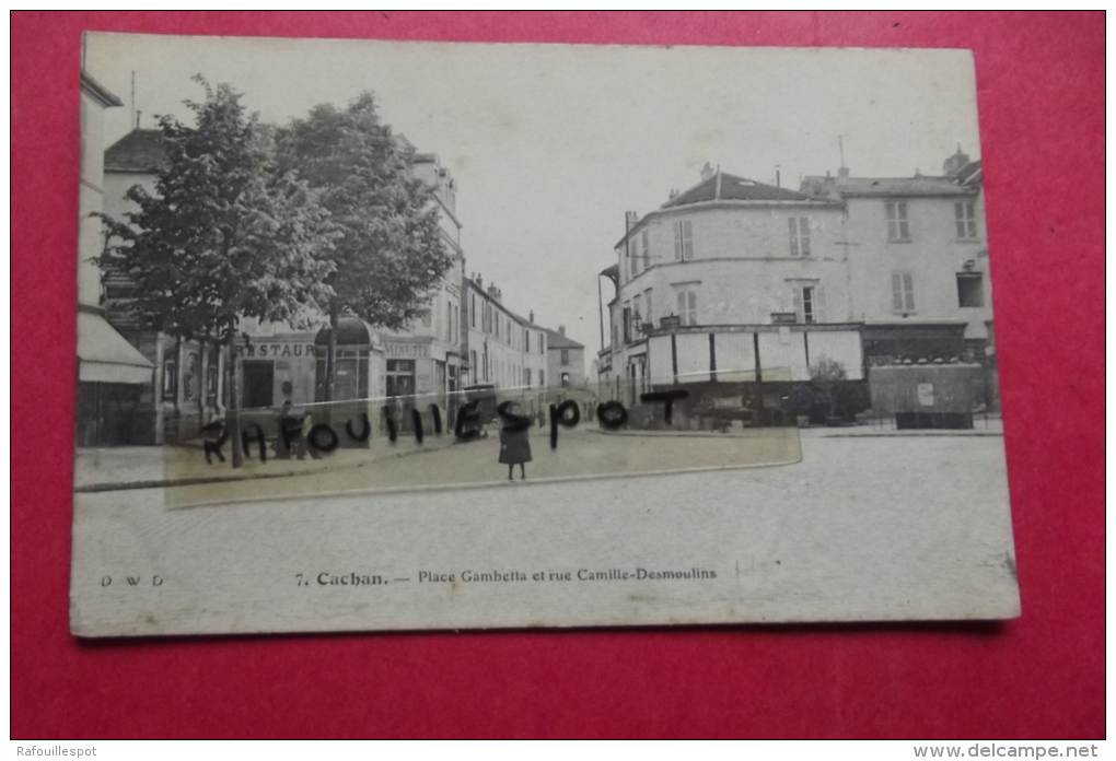 Cp Cachan Place Gambetta Et Rue Camille Desmoulins - Cachan