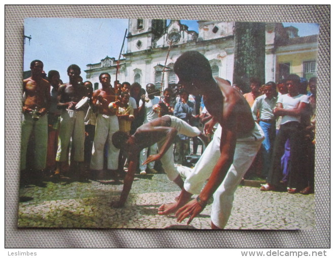 Salvador, Bahia. Capoeira, Jogo Atletico, Com Um Sistema De Ataque E Defesa. Originalmente Praticado Pelos Escravos - Salvador De Bahia