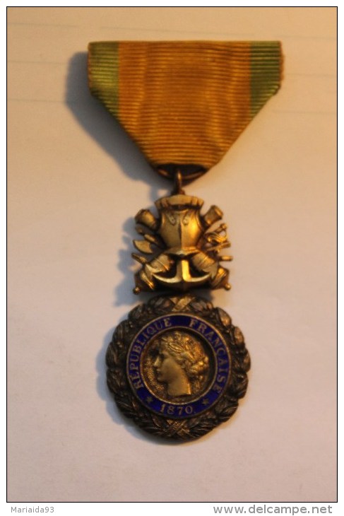 DECORATION MEDAILLE - VALEUR ET DISCIPLINE - REPUBLIQUE FRANCAISE - 1870 - Avant 1871