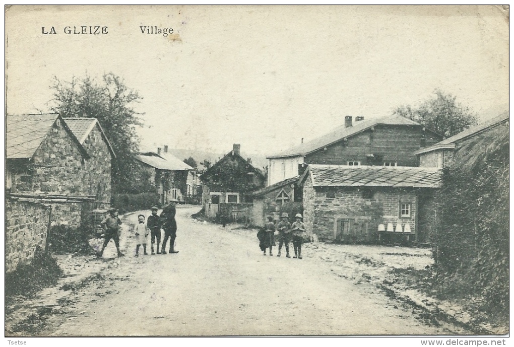 La Gleize - Village - Groupe D´enfants , Personnage  ( Voir Verso ) - Stoumont