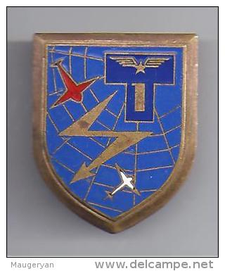 Groupe De Transmissions Tactiques 90 - 351  METZ  - Insigne émaillé Drago A 556 - Armée De L'air