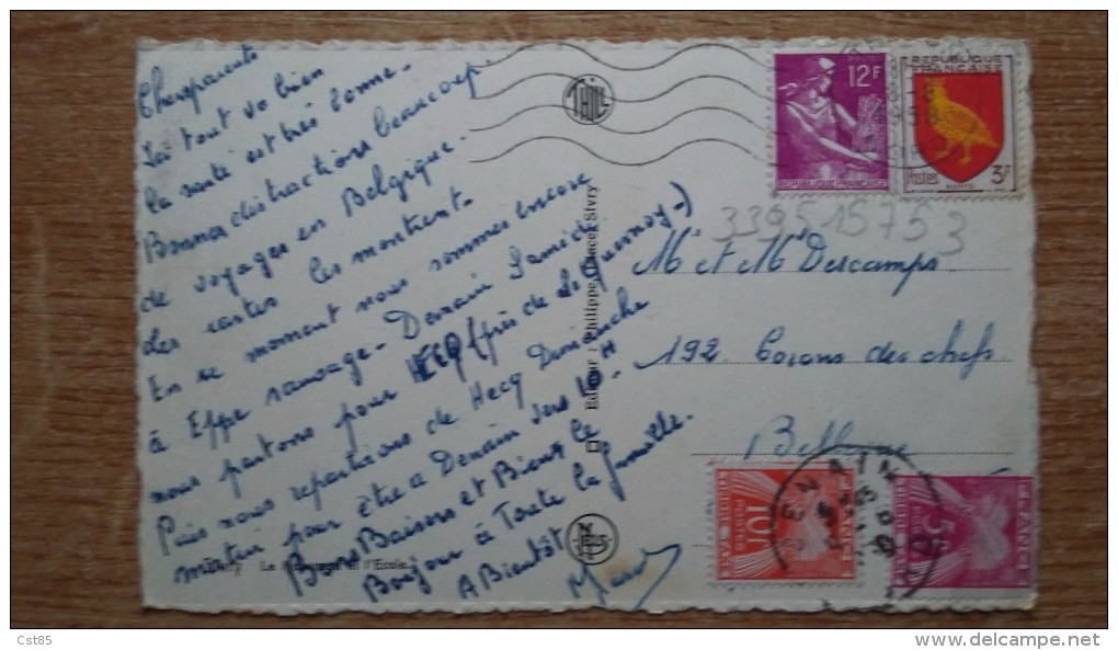 Carte Postale - Sivry - Le Monument Et L´école - Sivry-Rance