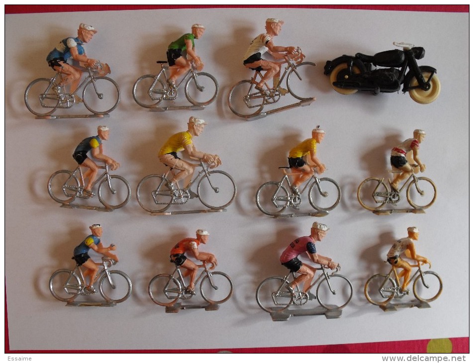 11 Petit Coureurs Du Tour De France En Plastique + Une Moto. - Autres & Non Classés