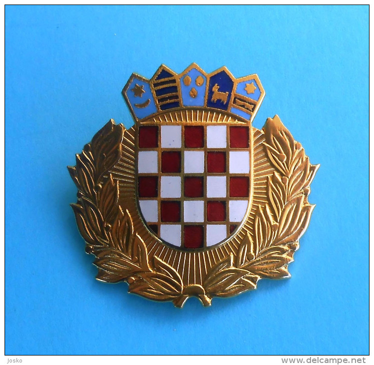 CROATIAN POLICE - Large Enamel Cap / Hat Badge By IKOM * Gendarmerie Gendarmeria Policia Polizei Polizia - Police & Gendarmerie