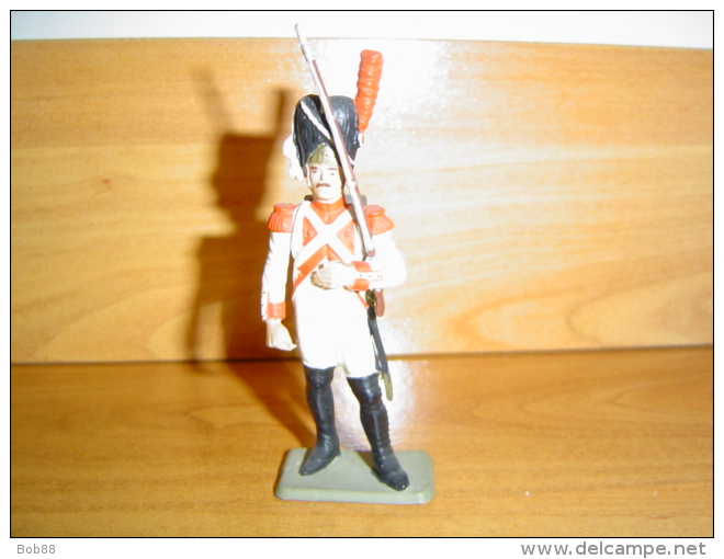 FIGURINE STARLUX PLASTIQUE / GRENADIER GARDE DE PARIS / UNIFORME BLANC / COLLECTION EMPIRE - Starlux