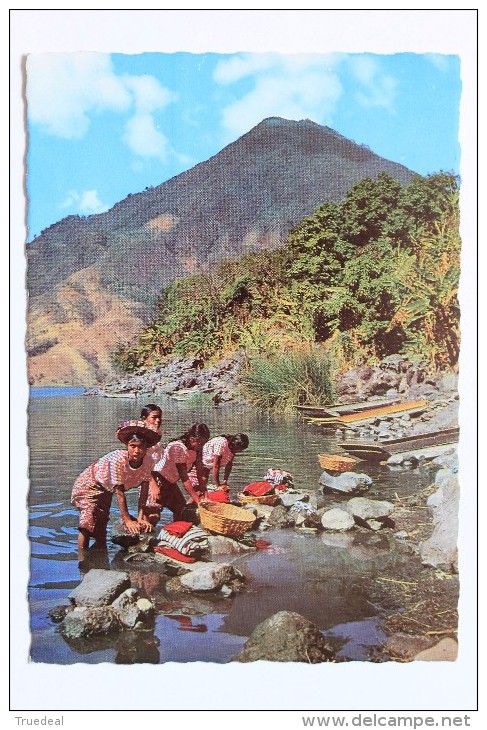 Lavanderas De Santiago Atitlan, Guatemala - Guatemala