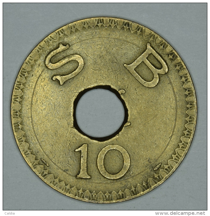 Monaco Jeton Token 10 FRANCS Troué - ST DES BAINS DE MER - "" CERCLE Des ÉTRANGERS "" # 4 - Otros & Sin Clasificación