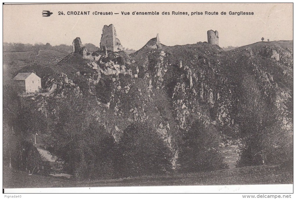 Cp , 23 , CROZANT , Vue D'ensemble Des Ruines, Prise De La Route De Gargilesse - Crozant