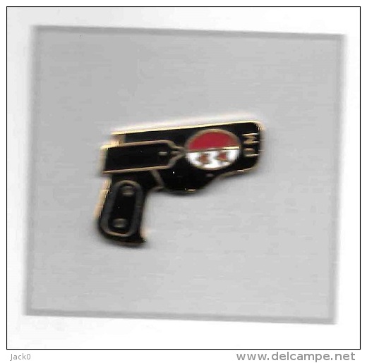 Pin´s  SUISSE  Pistolet  De  La  POLICE - Police