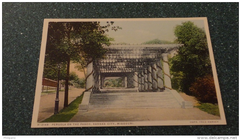 Fred Harvey  -H  2148  Detroit Publisher  Pergola On The Paseo- - Missouri> Kansas City – ==  Ref   2042 - Kansas City – Missouri