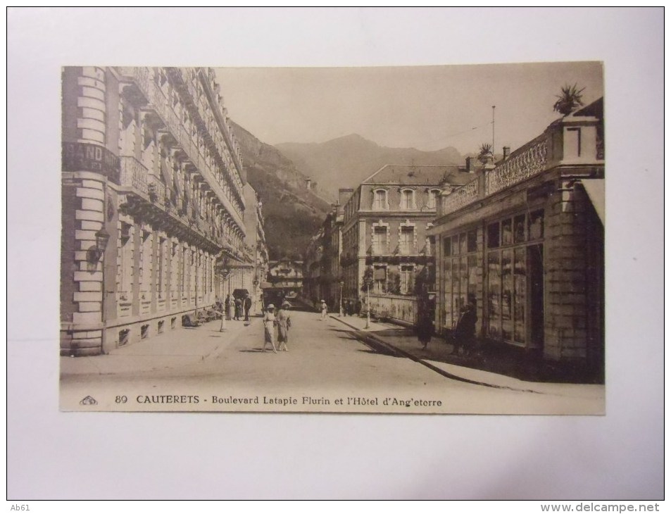 Dep 65 Cauterets  Boulevard Latapie Flurin  Et L'hotel D'angleterre - Cauterets