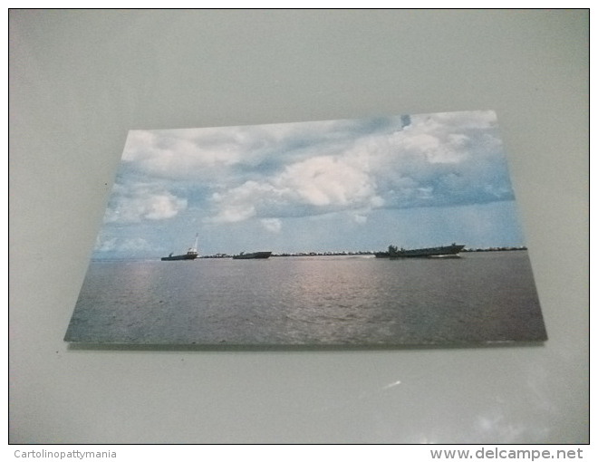 NAVE SHIP LANDING CRAFTS MAKING PRACTICE RUNS AT NORFOLK VIRGINIA - Hovercrafts