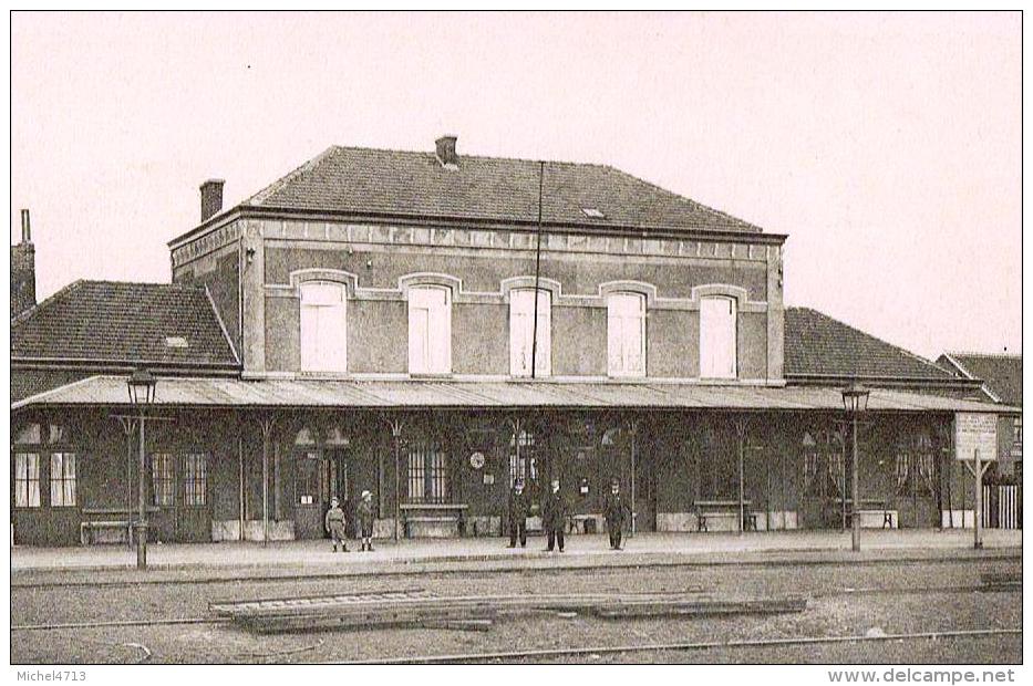 BOURG LEOPOLD   LA GARE TRES ANIMEE  CPA 2093 - Leopoldsburg