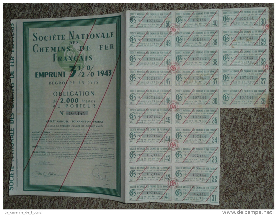 Rare Obligation De 2000 Fr, 1943, Société Nationale Des Chemins De Fer Français, SNCF, Coupons De 1958 à 1982 - Chemin De Fer & Tramway