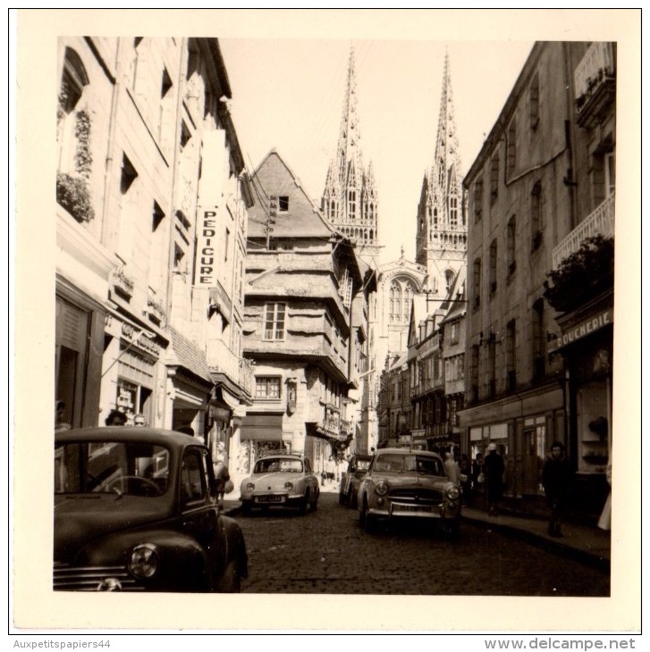 Photo Originale Voiture - Cars - Auto - Quimper En Bretagne Le 10.06.1960 - Renault 4 Cv, Et Dauphine - Peugeot 403 - Automobiles