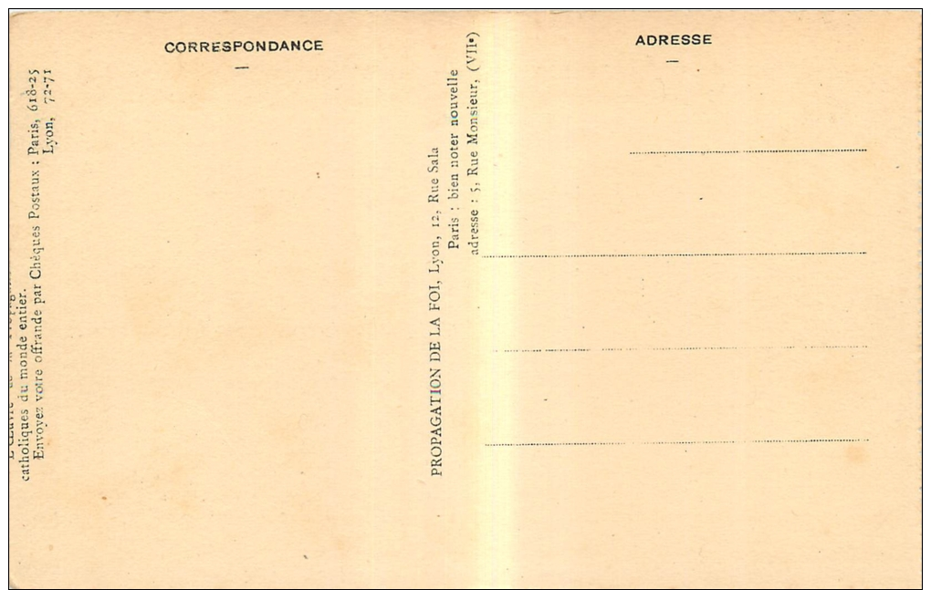 ETRANGER  193 -  CPA  MADAGASCAR Un Vieux Catéchiste  Et Toute Sa Famille Missions Des PP  Jésuites TANANARIVE - Madagascar