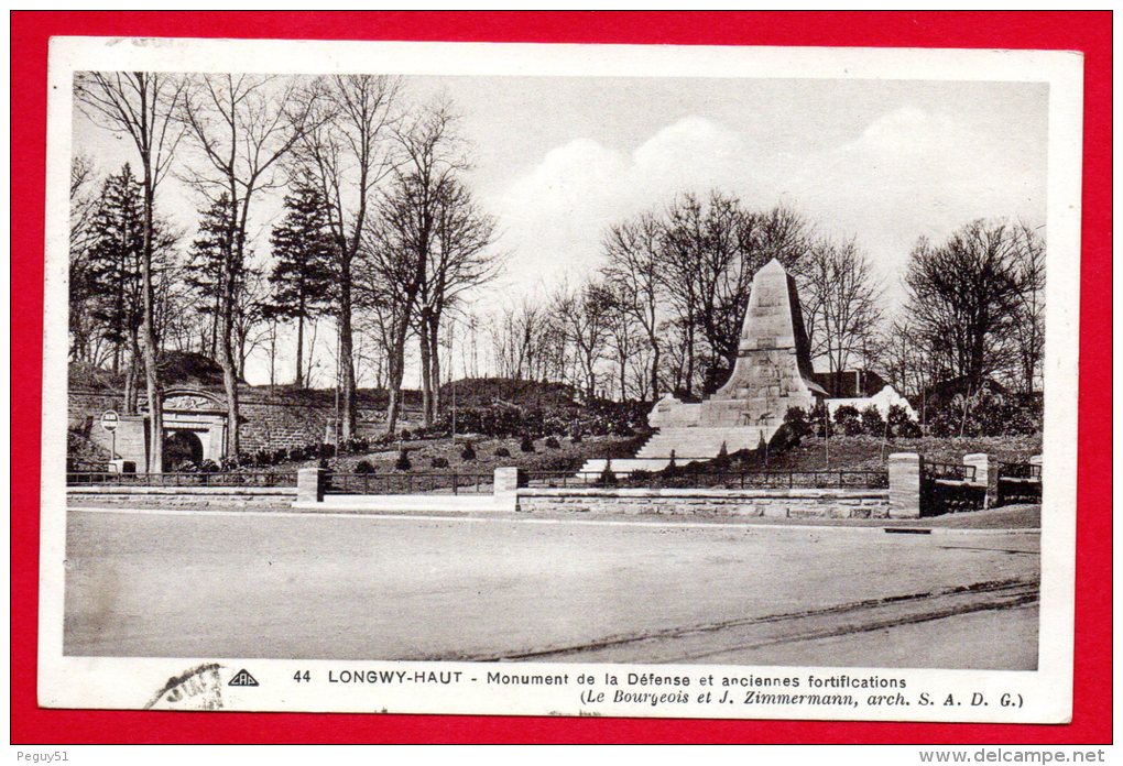 54. Longwy - Haut. Monument De La Défense De Longwy (1914-1918), Inauguré Le 22 Août 1932.  1936 - Longwy