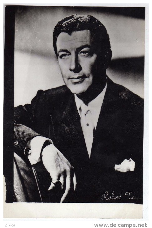 Famous People.Robert Taylor -was An American Film And Television Actor - Autres & Non Classés