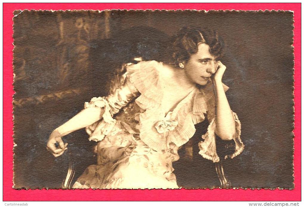 [DC4292] CARTOLINA - DONNA IN ATTESA - Non Viaggiata - Old Postcard - Donne