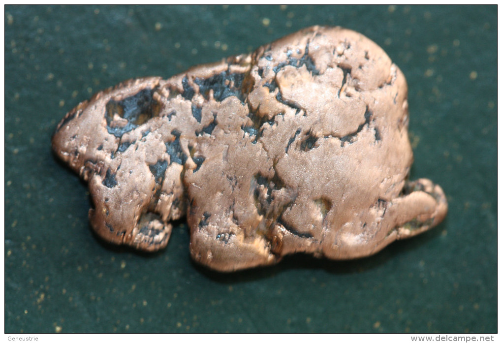 Pépite De Cuivre Natif En Plaque - Poids Environ 2gr - Origine : Namibie - Mineralien
