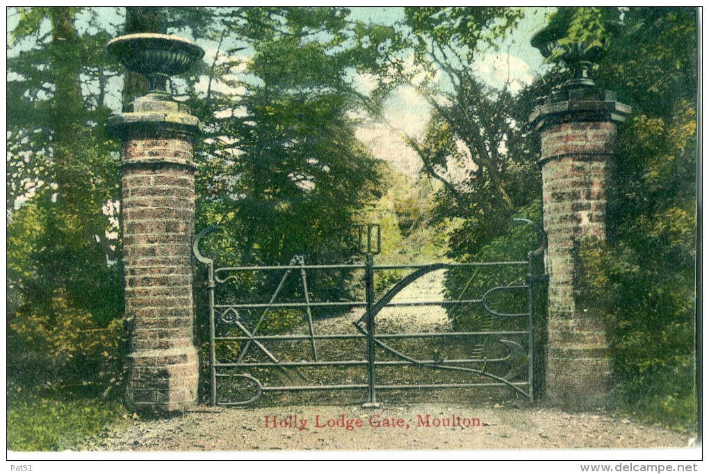 UNITED KINGDOM - Northamptonshire - Moulton : Holly Lodge Gate - Northamptonshire