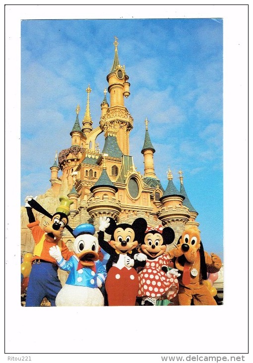 Disneyland Paris - Mickey Minnie Dingo Pluto Donald  - Le Château De La Belle Au Bois Dormant - Disney - Disneyland