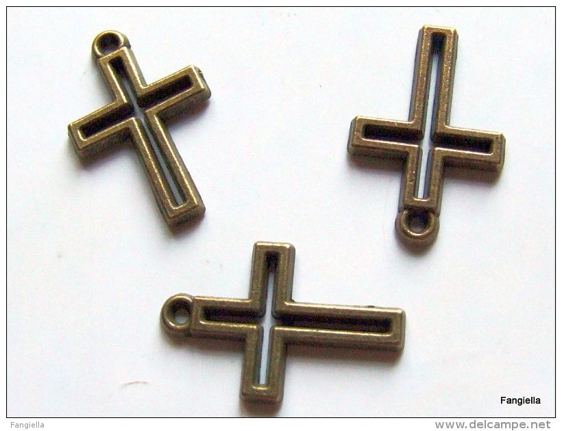 10 Breloque Pendentif Croix Ajourée En Métal Couleur Bronze Belle Qualité Environ 22,5x15x2mm   Jolie Croix Bronze Pour - Perlen