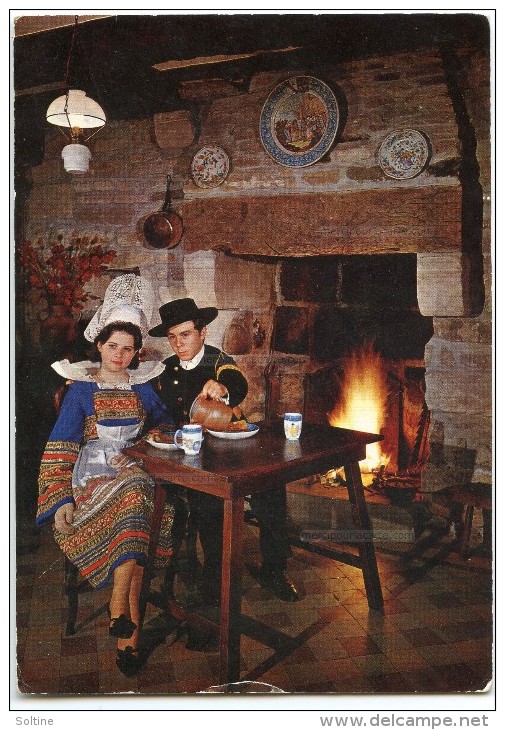 Quimper  "La Taverne Des Cariatides" Bar Crêperie - écrite Et Timbrée - 2 Scans - Quimper