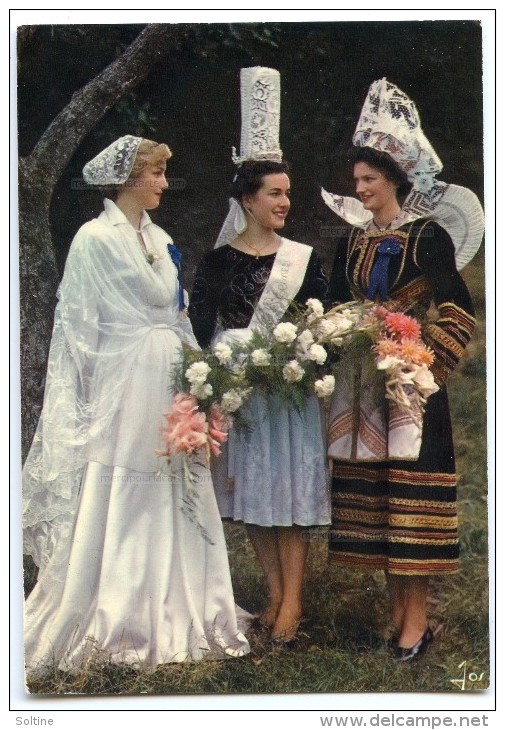 Jeunes Filles Des Pays De Douarnenez, Elliant Et Du Pays Bigouden - Non écrite - 2 Scans - Autres & Non Classés