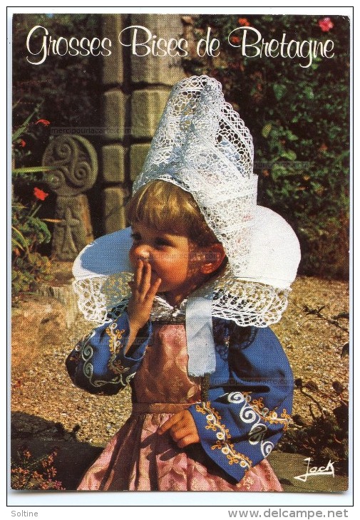 Folklore De Bretagne - Fillette En Costume De FOUESNANT - écrite Non Timbrée - 2 Scans - Bretagne