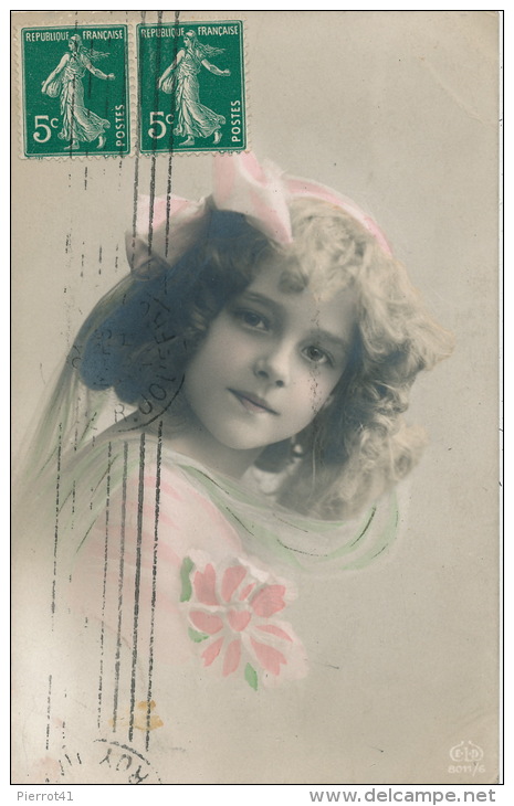 ENFANTS - LITTLE GIRL - MAEDCHEN - Jolie Carte Fantaisie Portrait Fillette Et Fleurs - Portraits