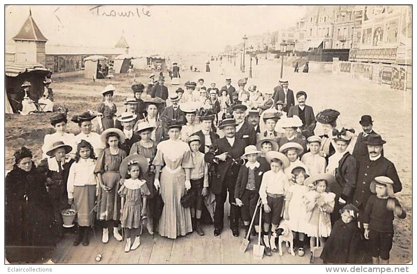 Trouville    14    Carte Photo De Groupe Sur La Plage - Trouville