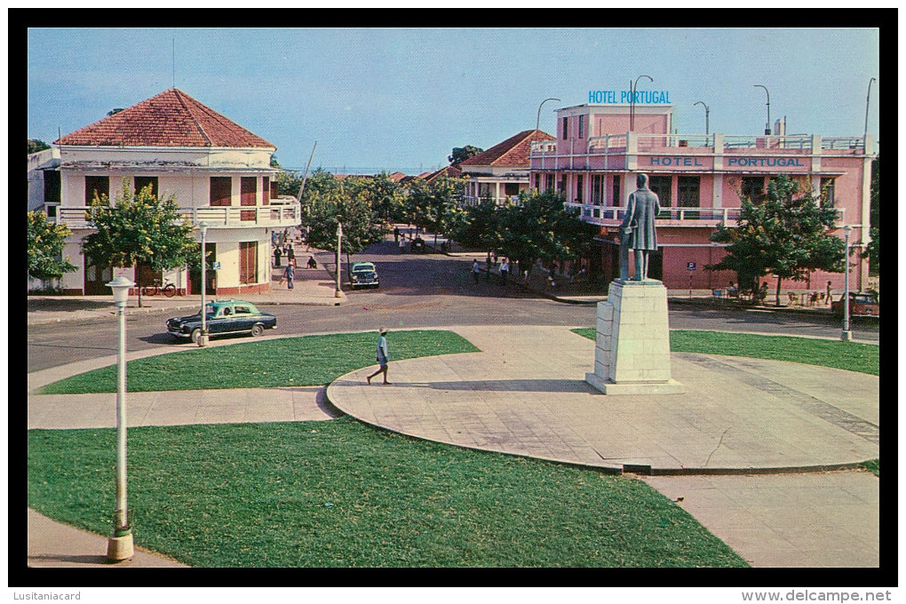 GUINÉ  - BISSAU- HOTEIS E RESTAURANTES - Hotel Portugal E Praça Honorio Barreto(Ed. Foto Serra Nº 130)  Carte Postale - Guinea-Bissau