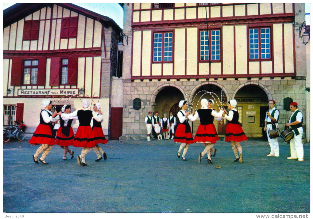 URRUGNE - GROUPE BASQUE "AÏROSKI"  - ARKU -DANTZA (Danse Des Arceaux) - Urrugne