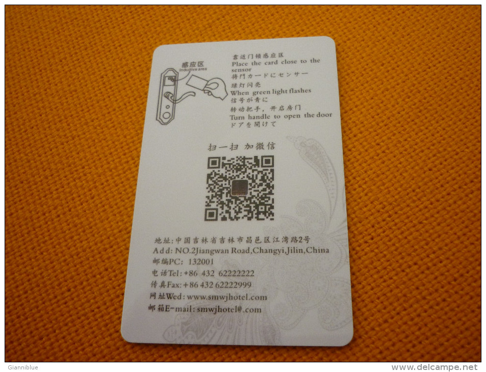 China Worldtrade Winning Hotel Room Key Card (crown/chess Related) - Origine Inconnue