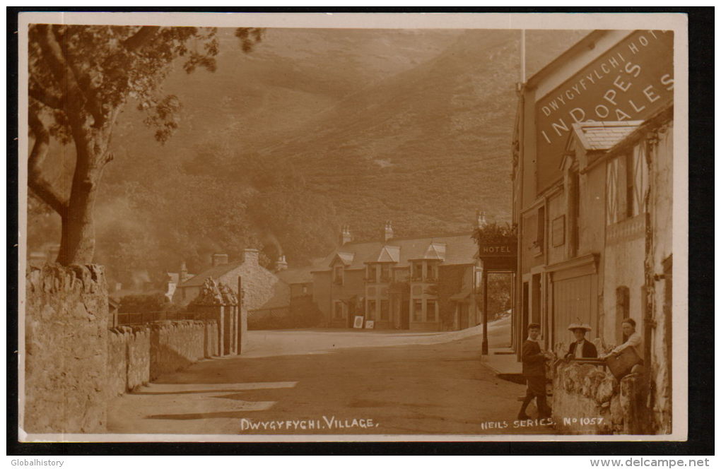 DB5619 - WALES - DWYGYFYCHI VILLAGE - RPPC - Autres & Non Classés