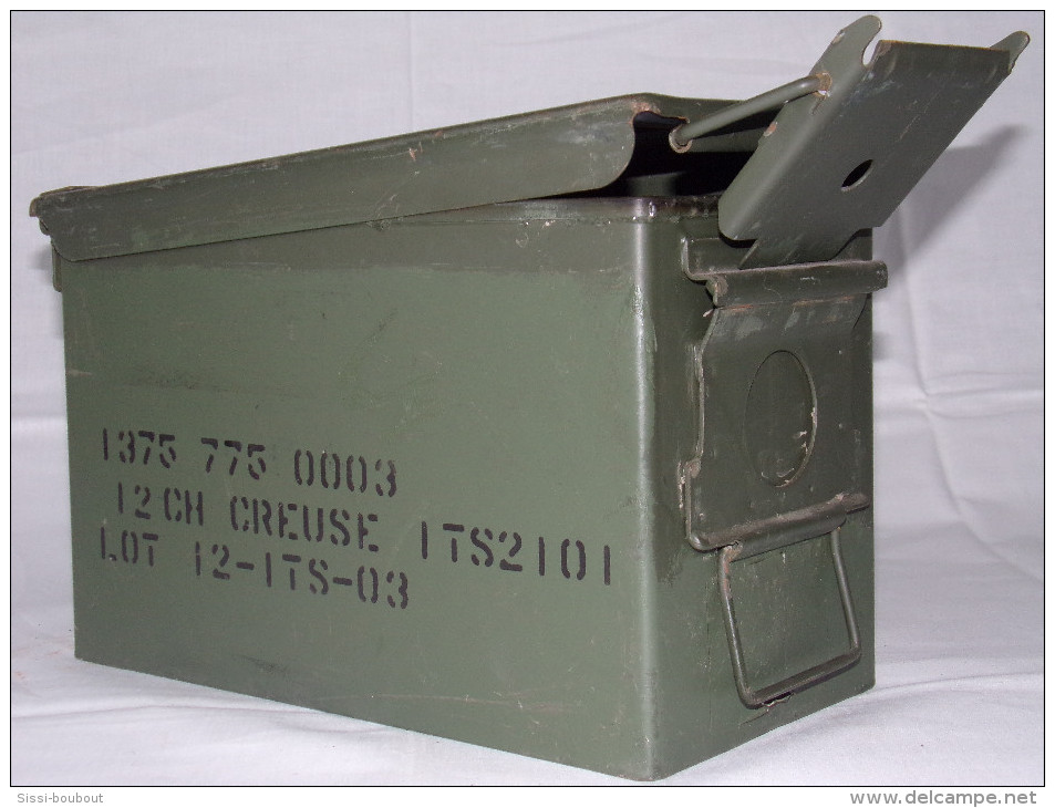 CAISSE DE MUNITIONS EN METAL ARMÉE FRANCAISE - N°4 - FRENCH ARMY AMMUNITION BOX - Equipement