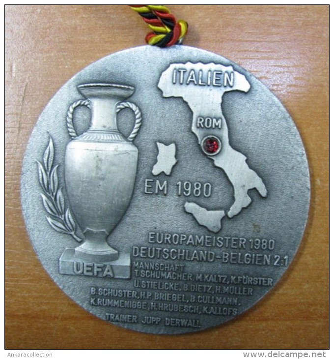 AC - UEFA EURO 1980 FOOTBALL CHAMPIONSHIP - GERMANY VS BELGIUM MEDAL MEDALLION - Altri & Non Classificati