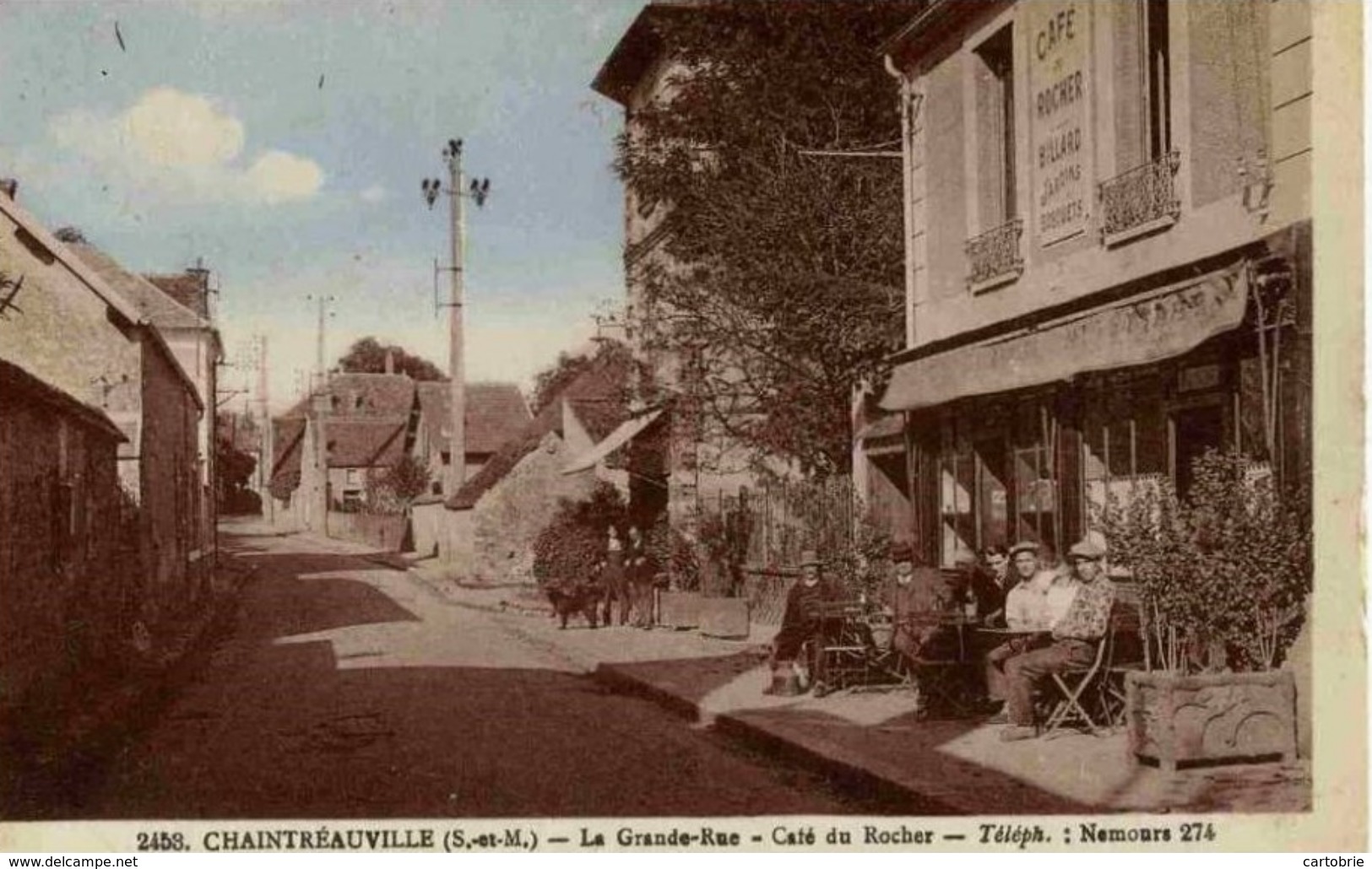 77 - SAINT-PIERRE-LÈS-NEMOURS - Chaintréauville - La Grande-Rue - Café Du Rocher - Animée - Saint Pierre Les Nemours