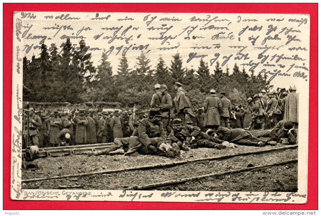 Prisonniers Français Attendant Le Train Pour L'Allemagne.  Elfringen (Avricourt). 1916 - Guerre 1914-18