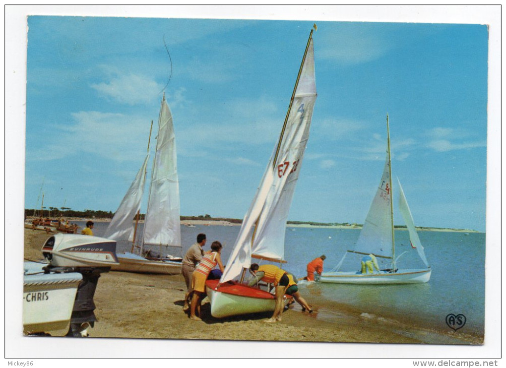 LA TRANCHE SUR MER--Le Port Des Yachts (animée) ,cpm  N° 32  éd  Artaud - La Tranche Sur Mer