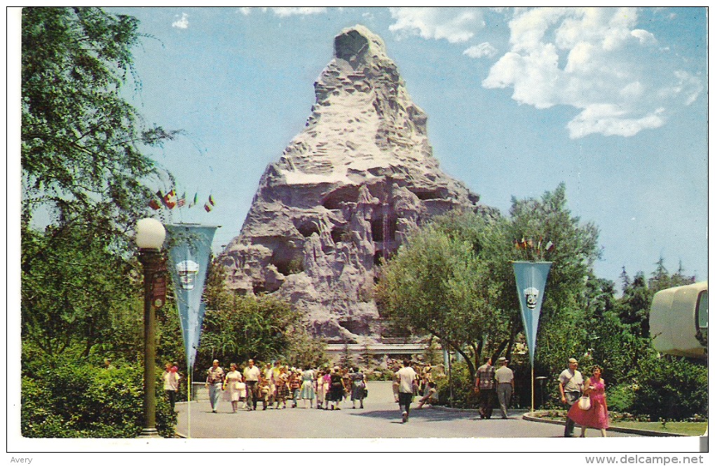 Disneyland The Magic Kingdom  Matterhorn  -  Tomorrowland - Disneyland