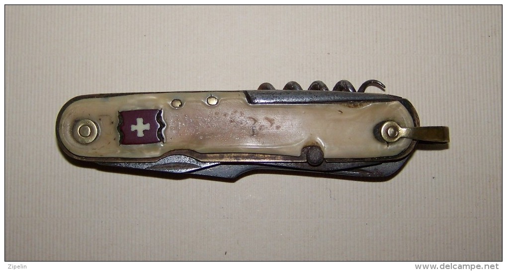 Trés Ancien Couteau Suisse  7 Pièces - Armes Blanches