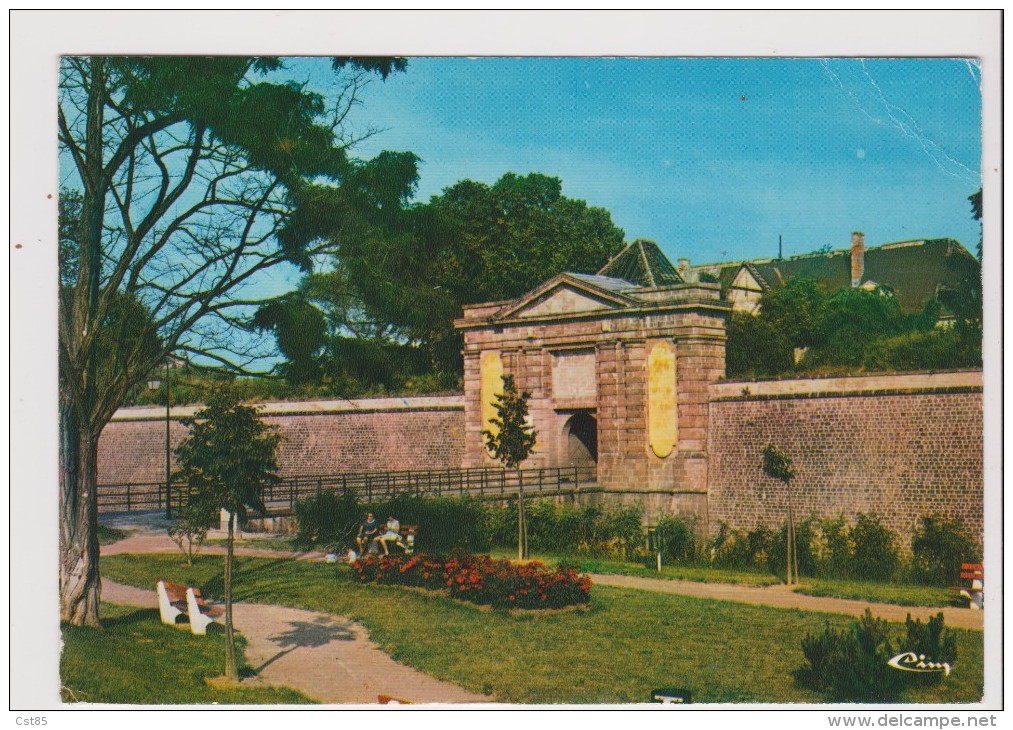 CPM - NEUF BRISACH - Porte De Colmar - Fortifications Vauban Du XVII Siècle - Neuf Brisach