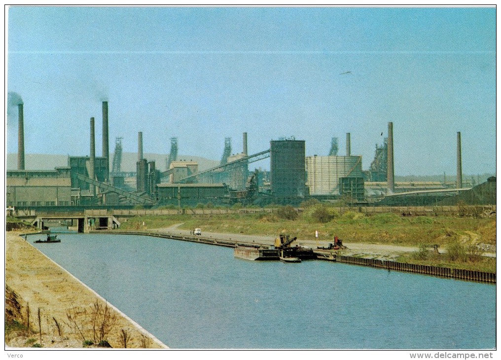 Carte Postale Ancienne De HAGONDANGE-Le Canal Et Les Usines - Hagondange